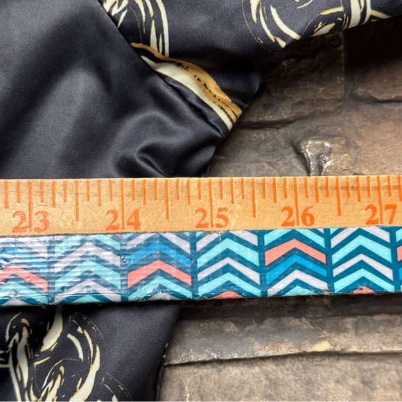 NIKE Sportswear Synthetic Fill Icon Clash Bomber Jacket Womens Large Black Gold - Picture 11 of 11